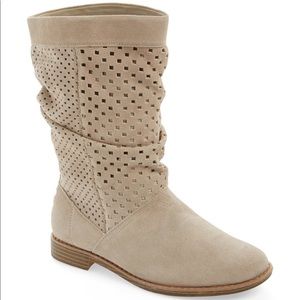 Toms Serra perforated slouch boots suede beige 6